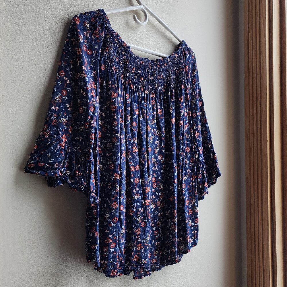 beachlunchlounge Blue Floral Ruched Blouse Size Medium - Picture 10 of 13